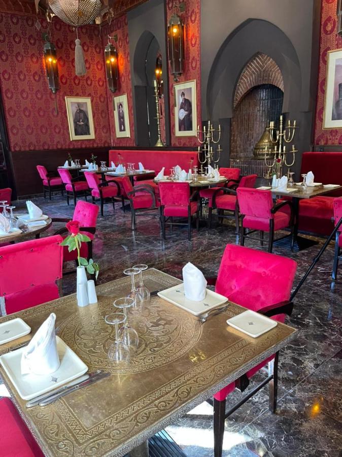 เล ฌาร์แด็ง เดอ ลา กูตูเบีย Hotel มาร์ราเกช ภายนอก รูปภาพ The interior of the restaurant