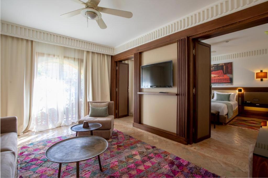 เล ฌาร์แด็ง เดอ ลา กูตูเบีย Hotel มาร์ราเกช ภายนอก รูปภาพ Suite at the hotel