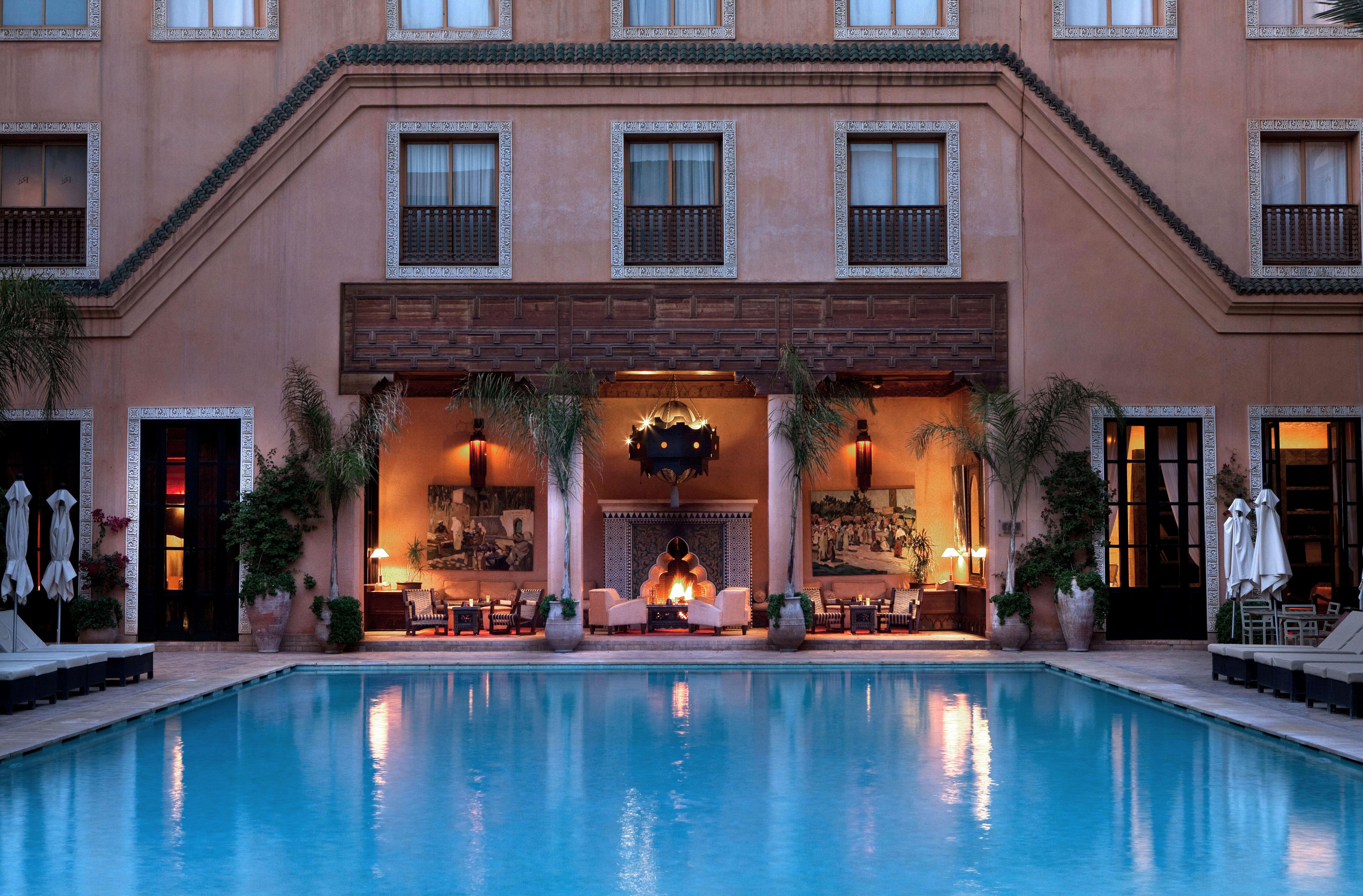 เล ฌาร์แด็ง เดอ ลา กูตูเบีย Hotel มาร์ราเกช ภายนอก รูปภาพ The pool at the Four Seasons Hotel in Marrakech