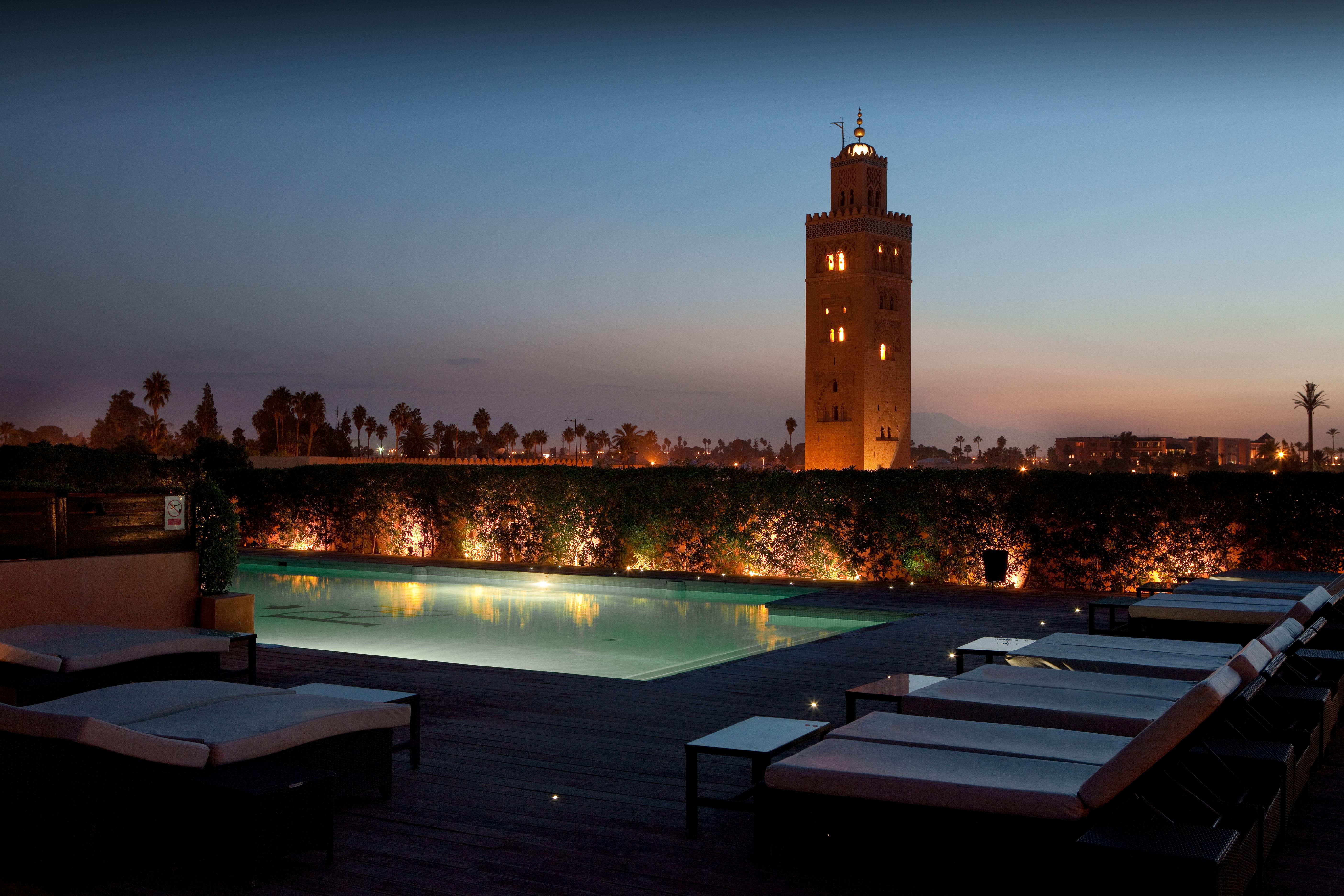 เล ฌาร์แด็ง เดอ ลา กูตูเบีย Hotel มาร์ราเกช ภายนอก รูปภาพ The rooftop pool at the Mandarin Oriental, Marrakech