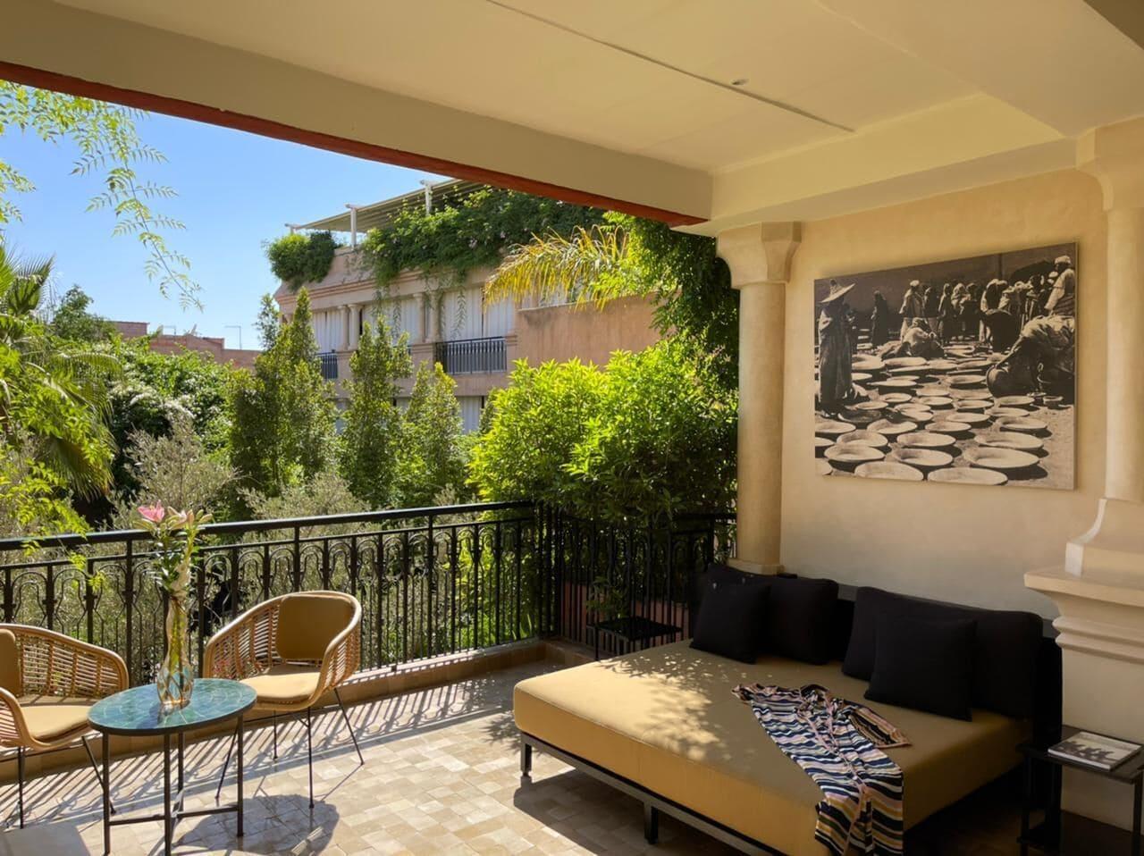 เล ฌาร์แด็ง เดอ ลา กูตูเบีย Hotel มาร์ราเกช ภายนอก รูปภาพ A balcony in Athens, Greece
