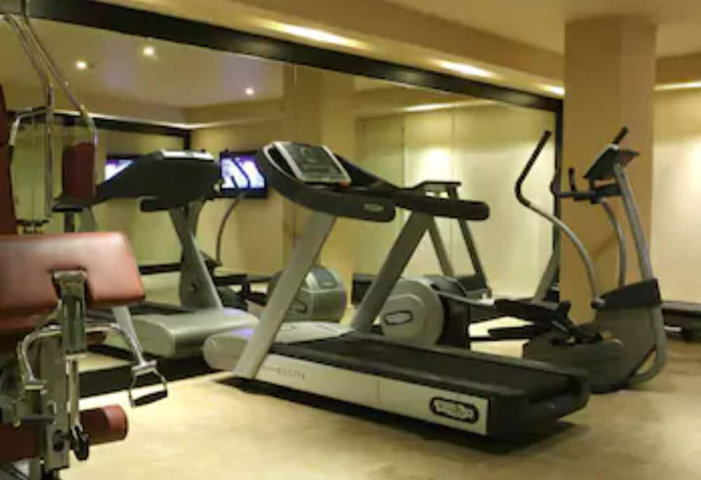 เล ฌาร์แด็ง เดอ ลา กูตูเบีย Hotel มาร์ราเกช ภายนอก รูปภาพ A treadmill